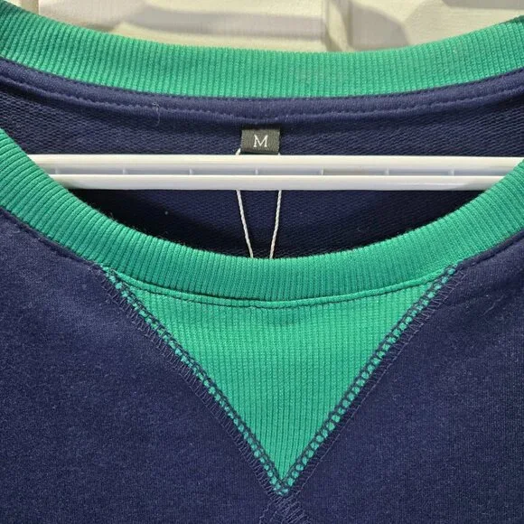 NWT Women’s Blue & Green Crewneck Loose Fit Sweater – Size Medium - Picture 3 of 5